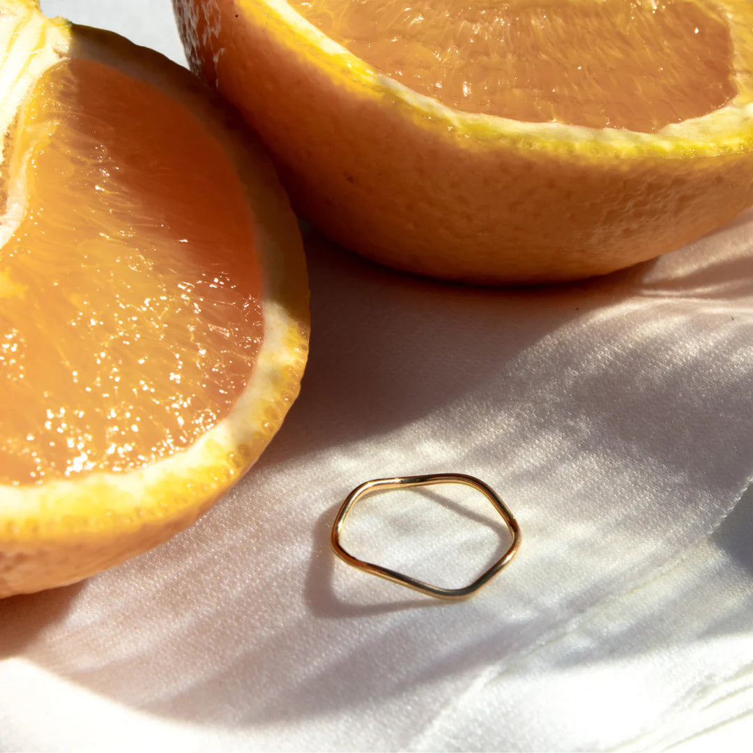 LUAMAYA || SLIM WAVE RING GOLD