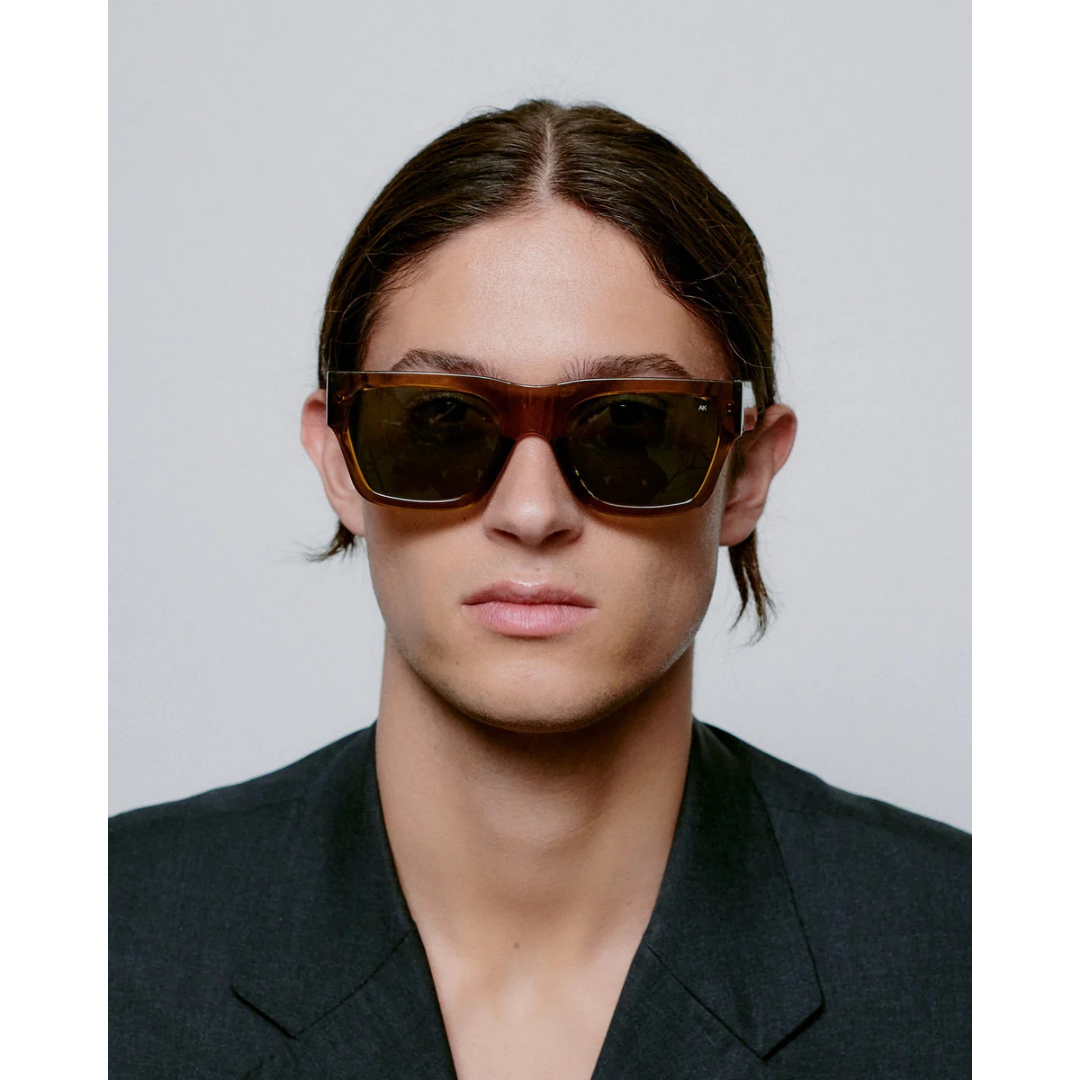 A.KJAERBEDE || AGNES SMOKE TRANSPARENT