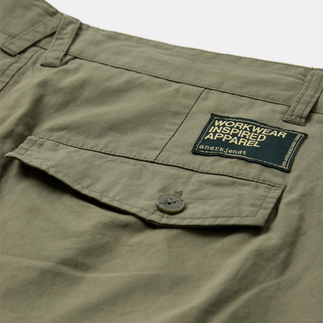 ANERKJENDT || AKJAN COTTON POPLIN SHORTS LODEN GREEN