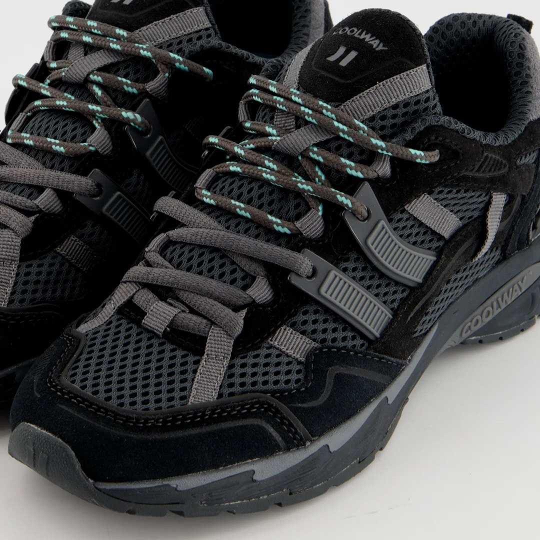 COOLWAY || 2003 BLACK STORM RUNNER