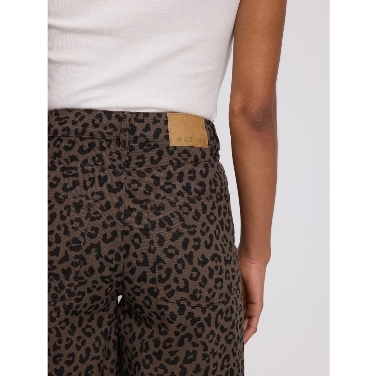 MAZINE || WOMEN PRINTED BARREL LEG DENIM PANTS CHOCOLATE BROWN / PRINTED