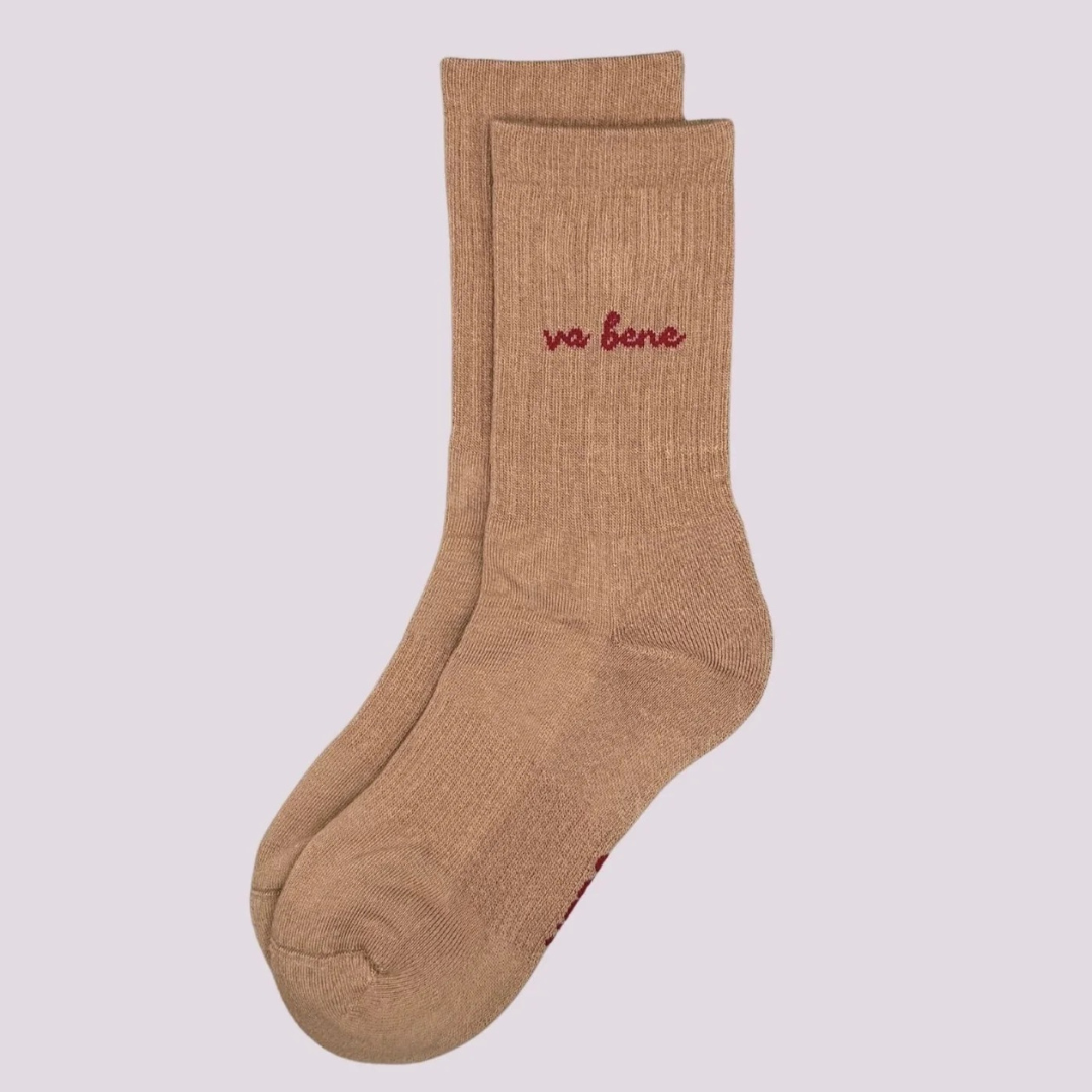 NBDC || VA BENE SOCKEN MOCCHA RED