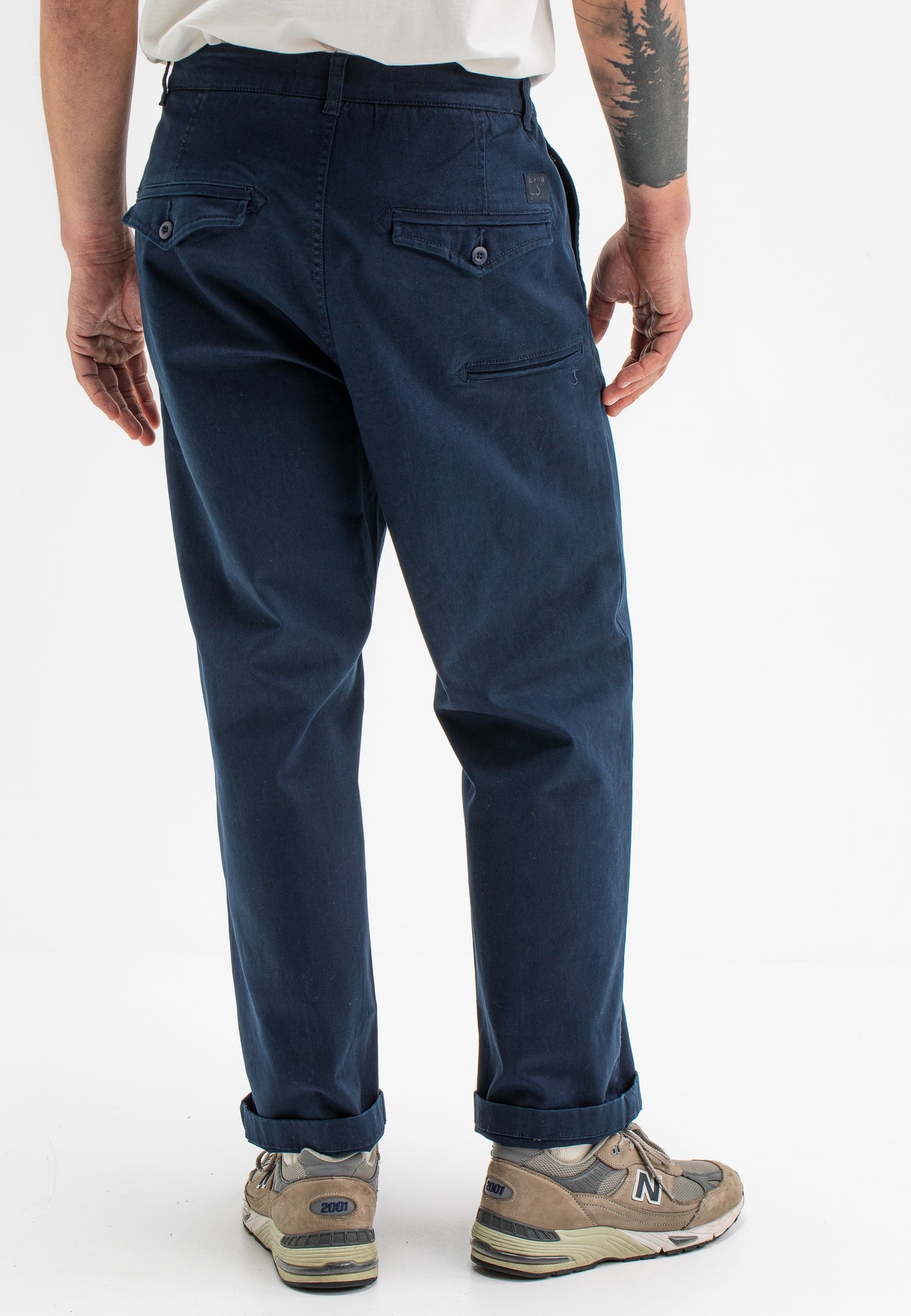 BUTCHER OF BLUE || PHILIP LOOSE CHINO ALASKA BLUE