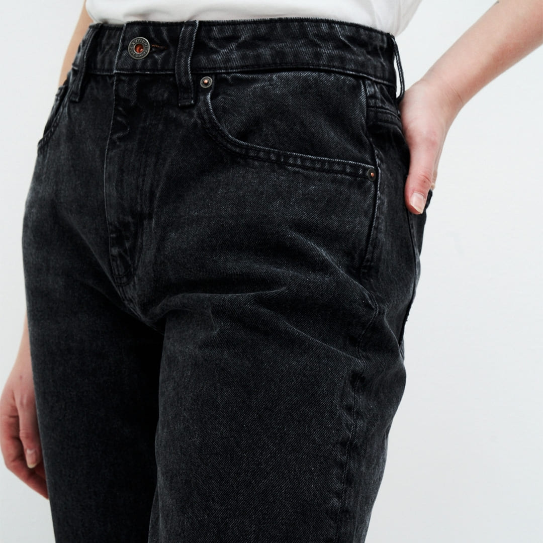 KUYICHI || NORA LOOSE TAPERED JEANS