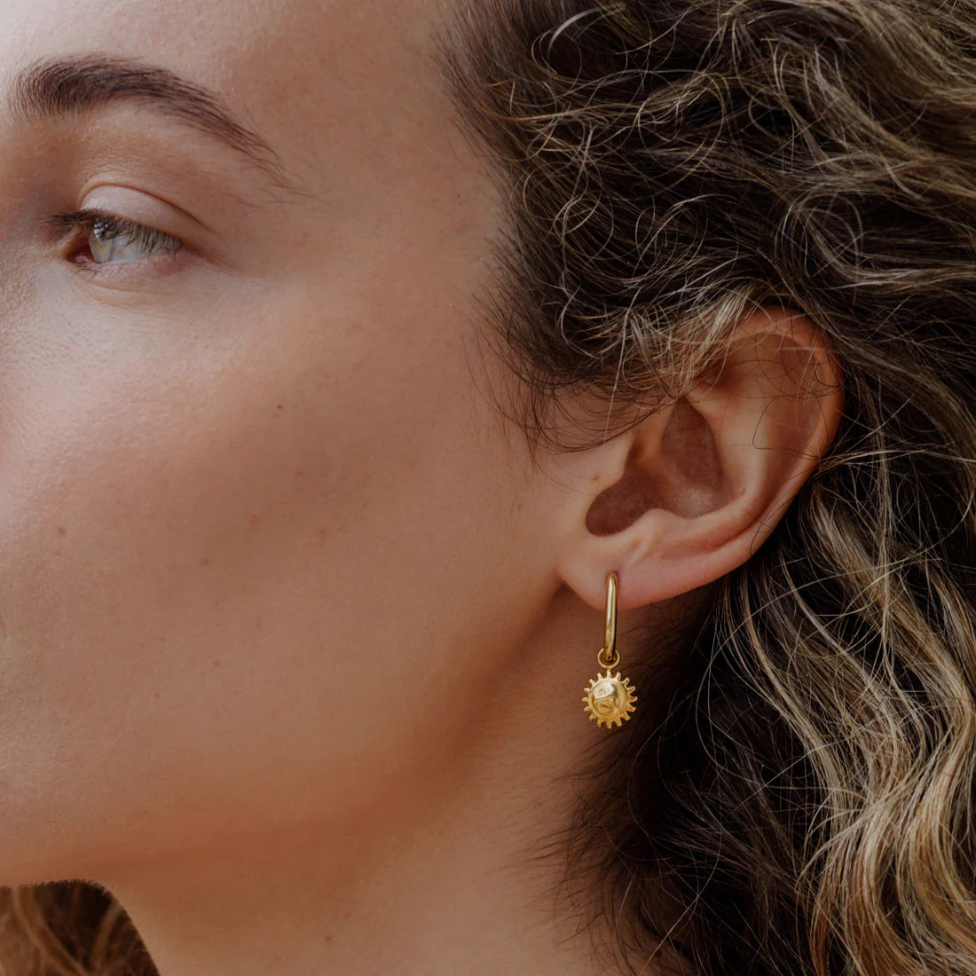 LUAMAYA || SOLARIS OVAL HOOP SET BABY GOLD