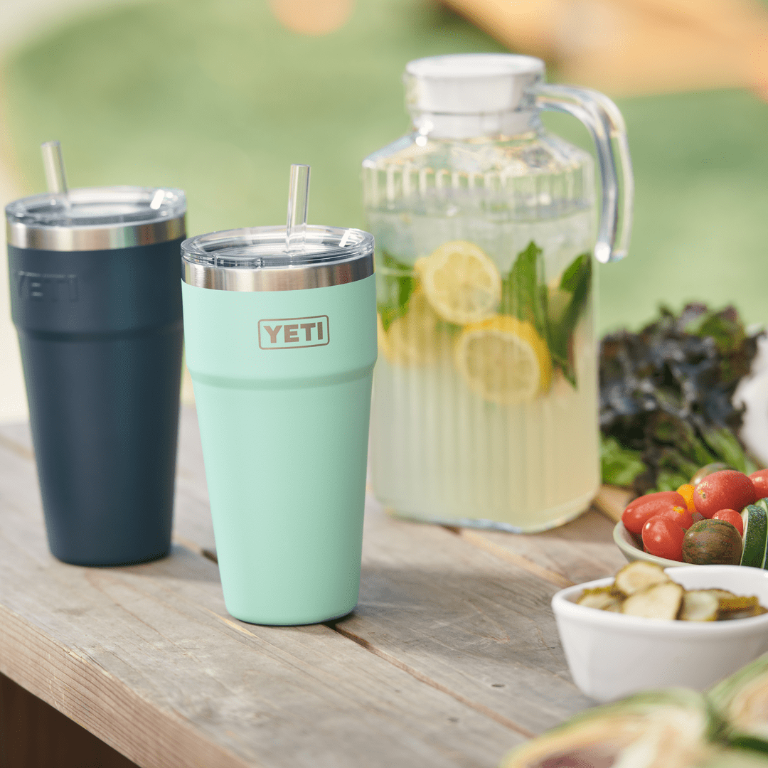 YETI || RAMBLER 26oz Becher mit Trinkhalm (760 ml)