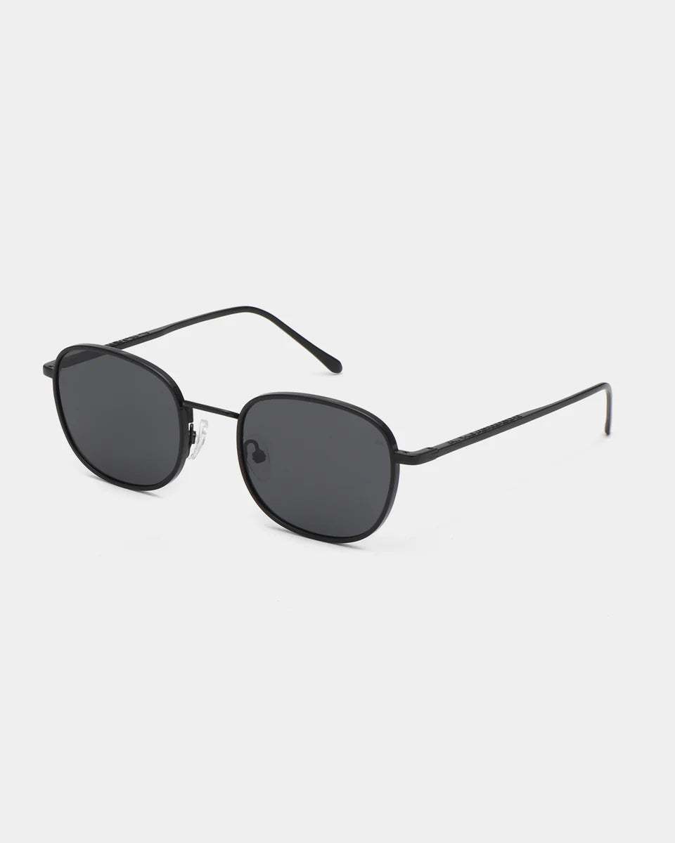 A.KJAERBEDE II HELLO BLACK