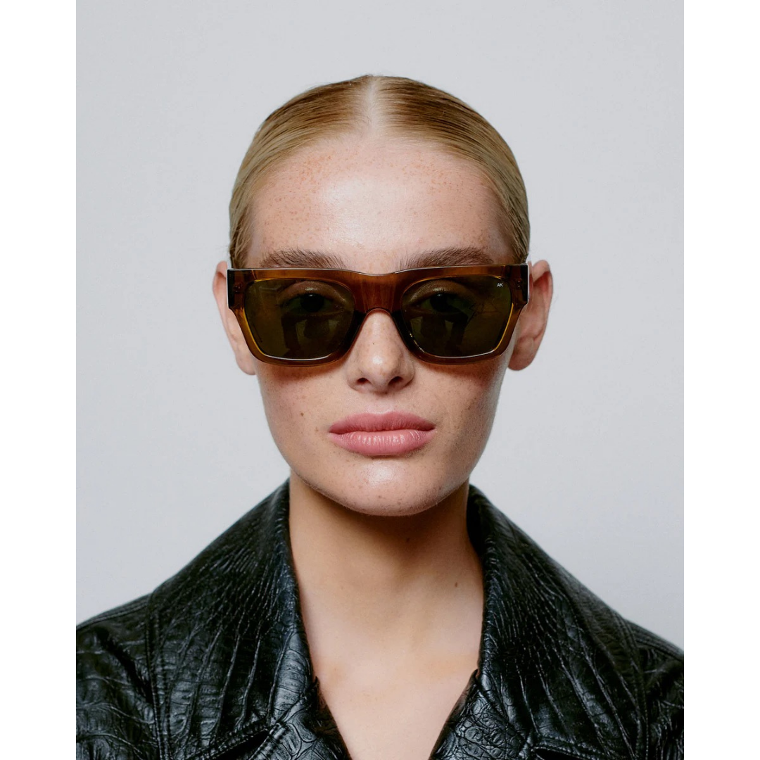 A.KJAERBEDE || AGNES SMOKE TRANSPARENT