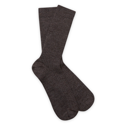 ABOUT COMPANIONS || ALPAKA SOCKS UNDYED BROWN