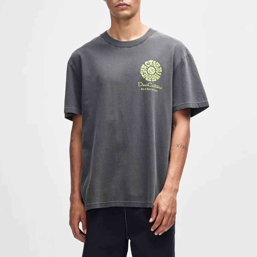 DEUS EX MACHINA || CANGGU ADDRESS TEE ANTHRACITE