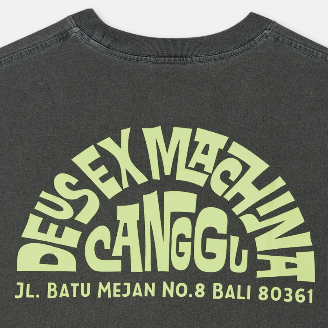 DEUS EX MACHINA || CANGGU ADDRESS TEE ANTHRACITE