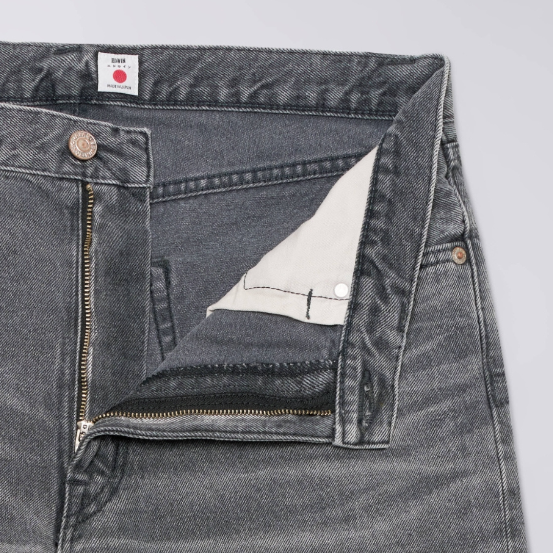 EDWIN || LOOSE FIT MID BLACK LIGHT USED