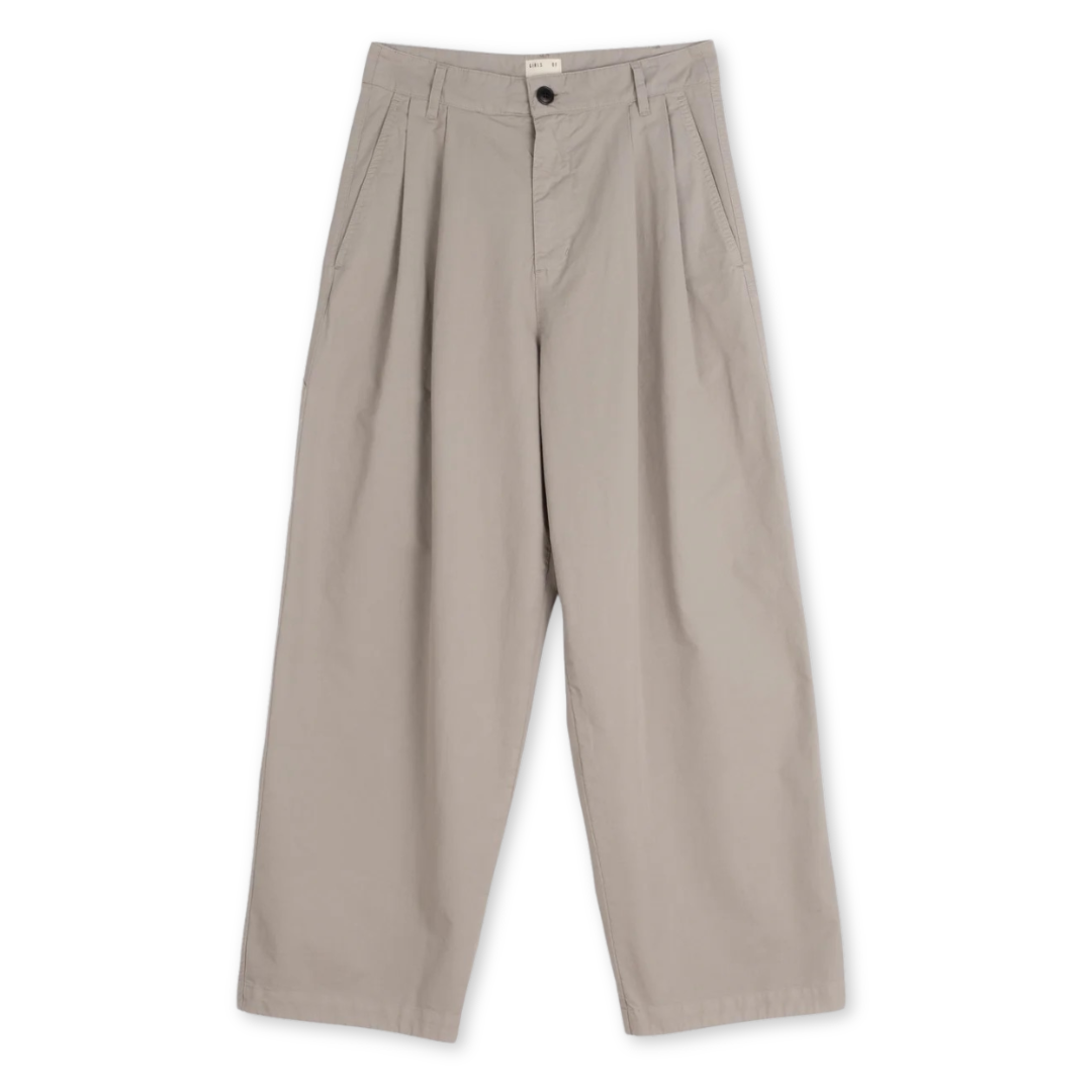 GIRLS OF DUST || EXTRA WIDE PLEATED PANTS OYSTER