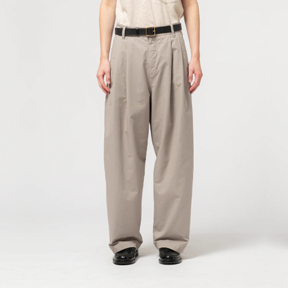 GIRLS OF DUST || EXTRA WIDE PLEATED PANTS OYSTER