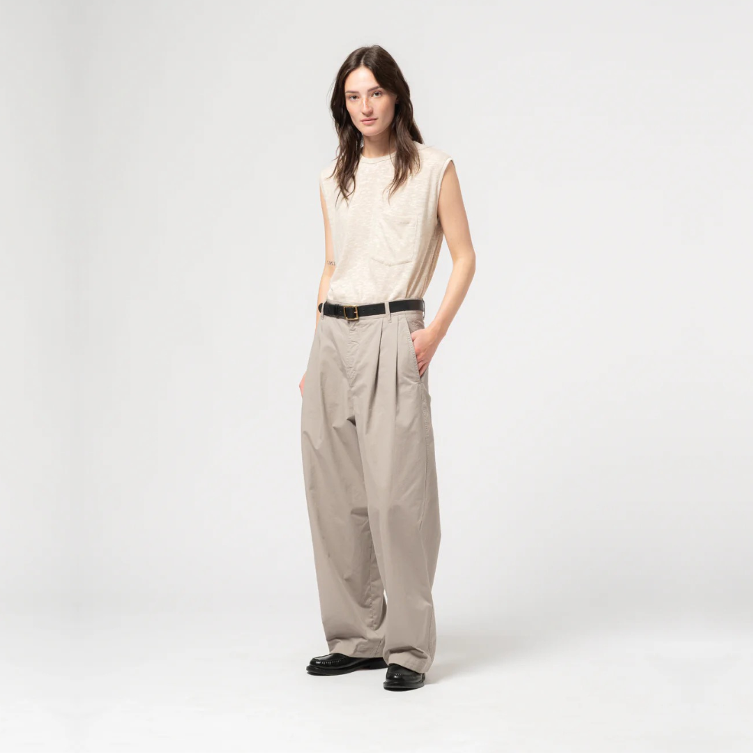 GIRLS OF DUST || EXTRA WIDE PLEATED PANTS OYSTER