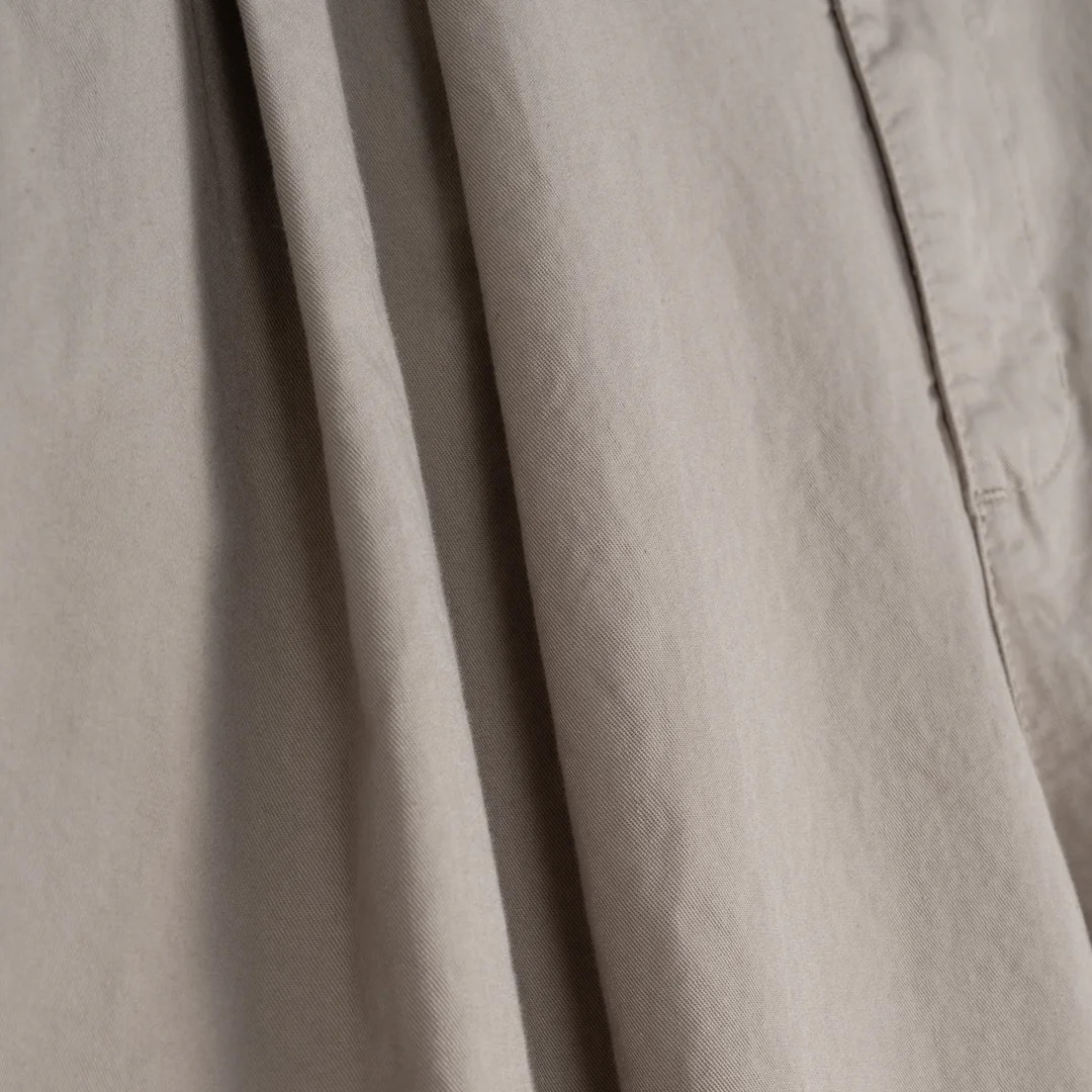GIRLS OF DUST || EXTRA WIDE PLEATED PANTS OYSTER