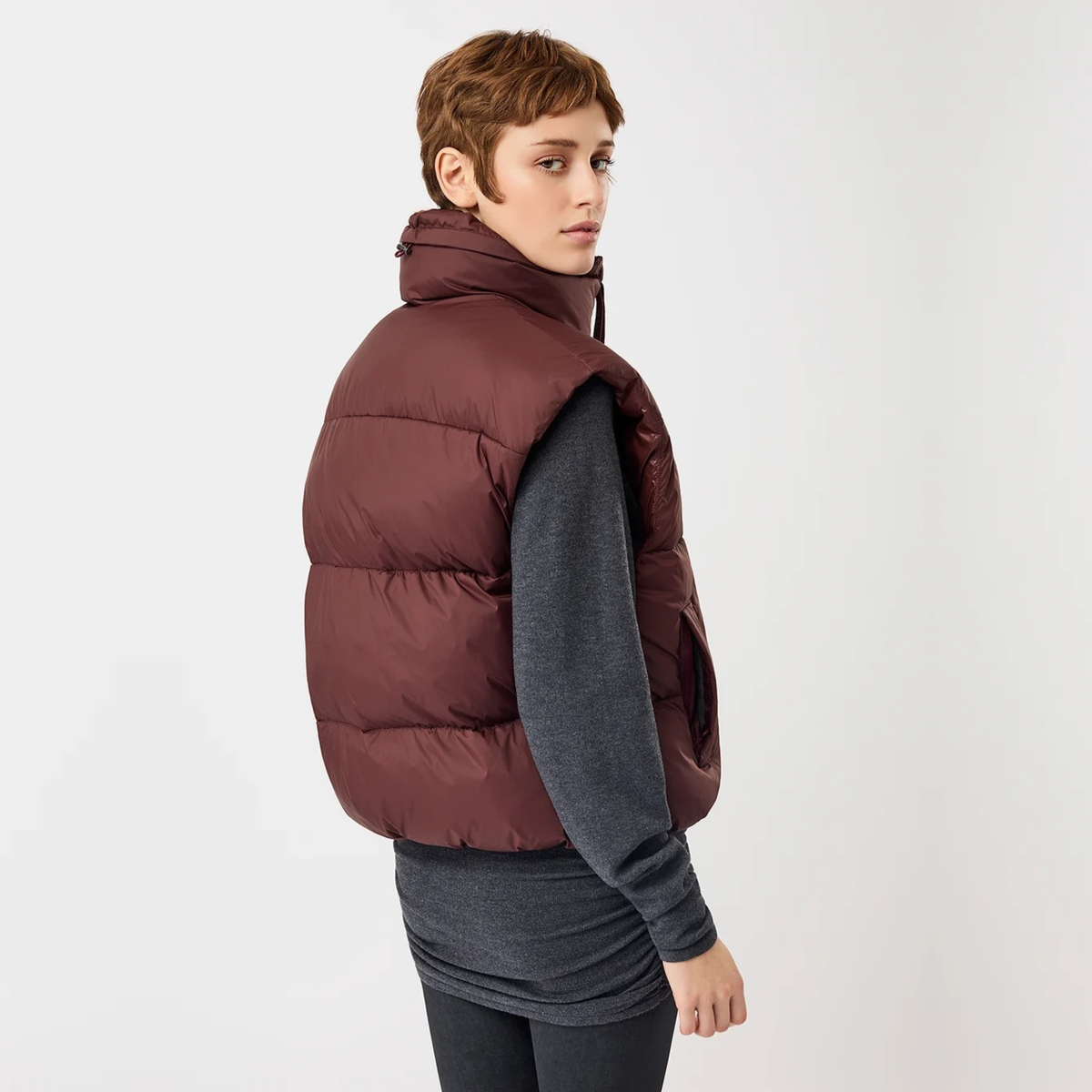 LANGER CHEN || WATTIERTE WESTE GESTEPPT BURGUNDY