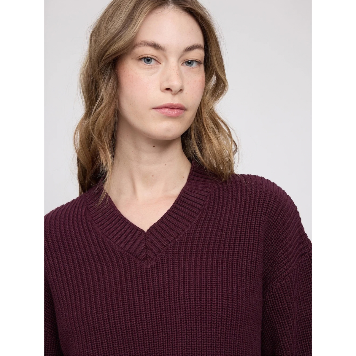 MAZINE || CHUNKY KNIT V-NECK JUMPER ORGANIC COTTON BURGUNDY WOMEN