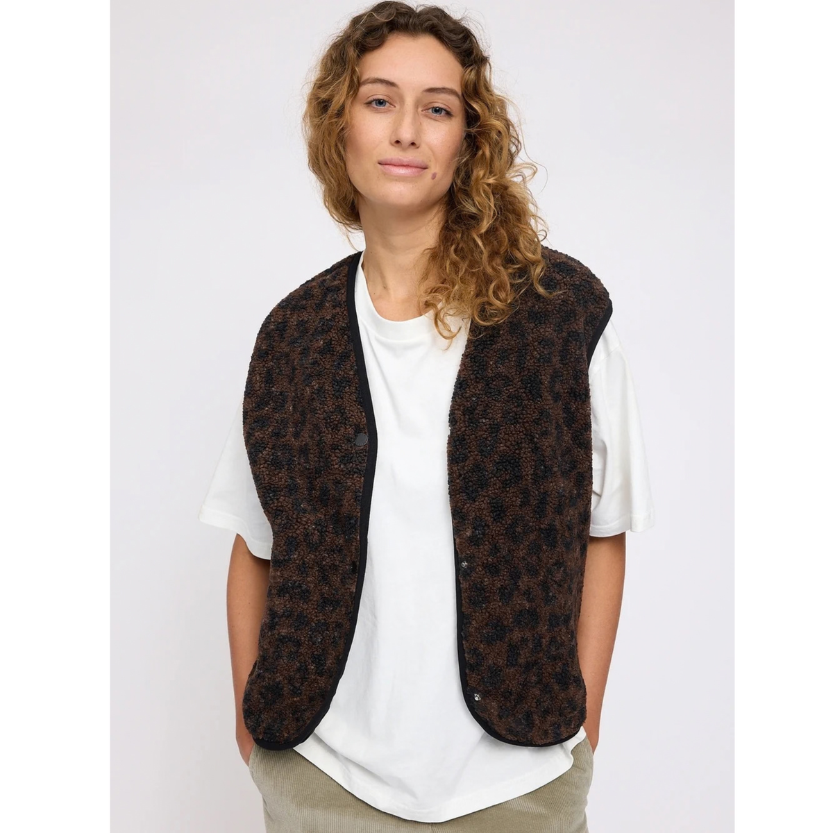 MAZINE || PRINTED TEDDY-FLEECE VEST CHOCOLATE BROWN/PRINTED