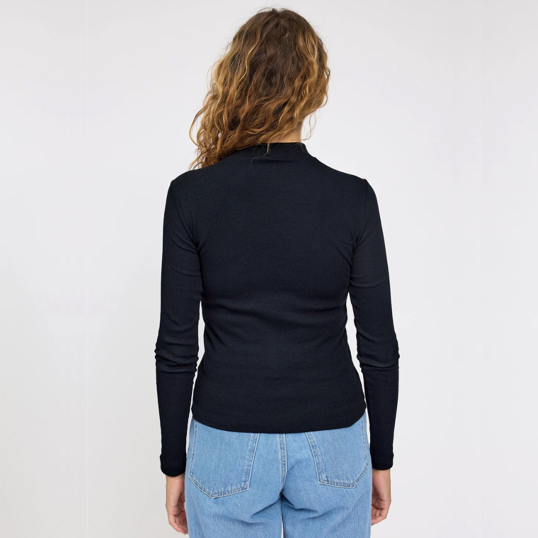MAZINE || TURTLENECK LONGSLEEVE BLACK