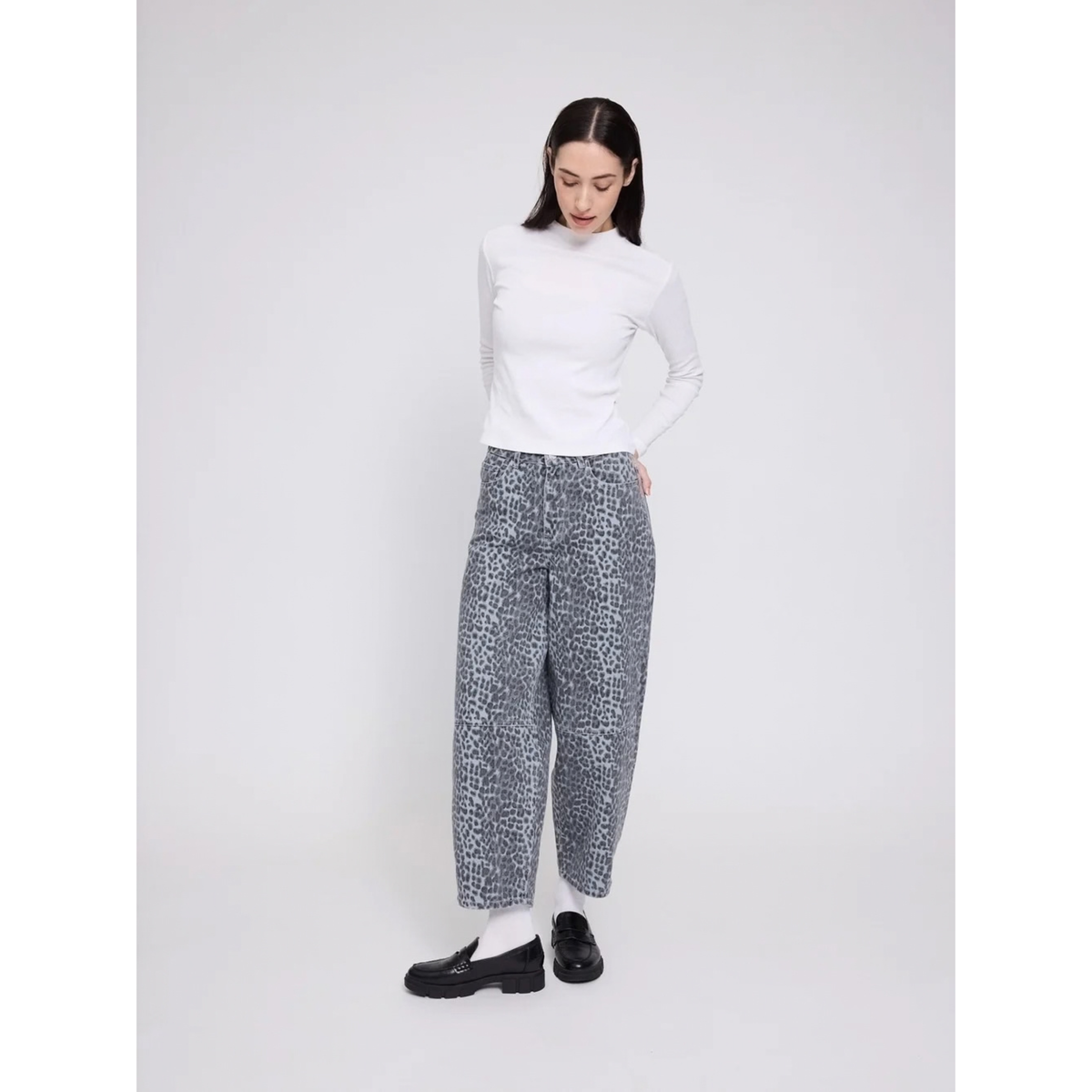 MAZINE || WOMEN PRINTED BARREL LEG DENIM PANTS