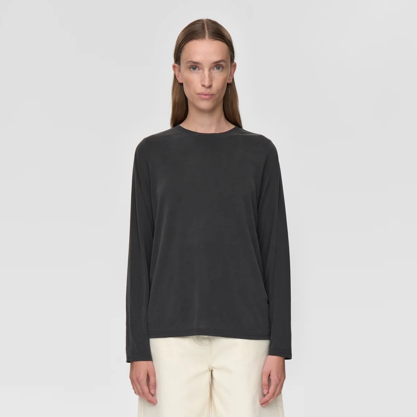 MINIMUM || MARGOT TEE BLACK WOMAN