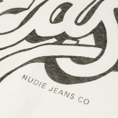 NUDIE JEANS || ROY RAGLAN T-SHIRT TAKE IT EASY OFF WHITE/BLACK