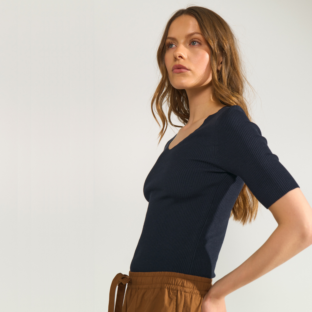 NÜMPH || NUAYELET PULLOVER CROPPED SALUTE