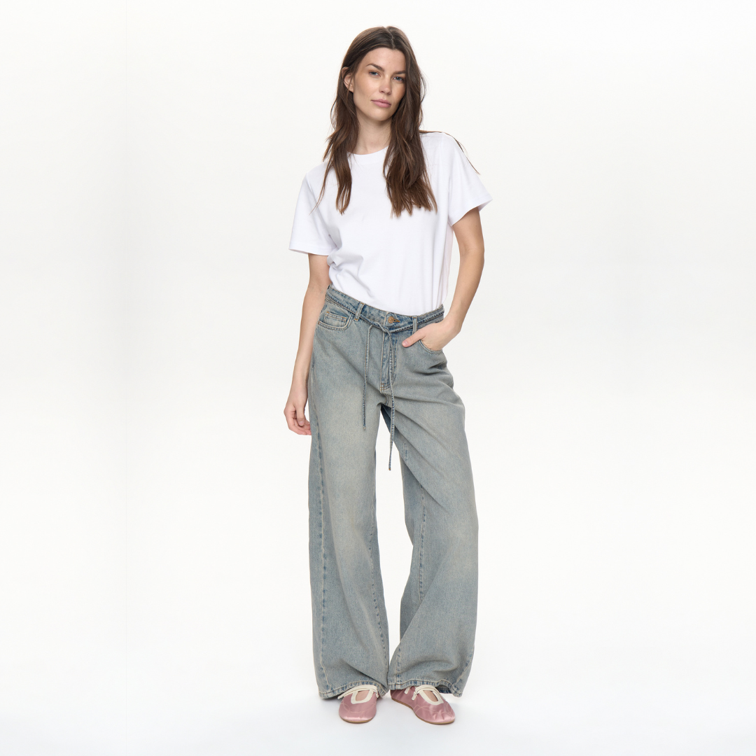 NÜMPH || NUBROOKLYN HR WIDE TINTED JEANS LIGHT TINTED BLUE