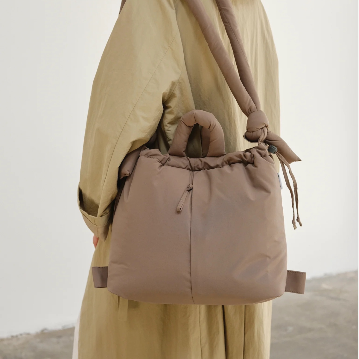 ÖLEND || TAUPE ONA SOFT BAG