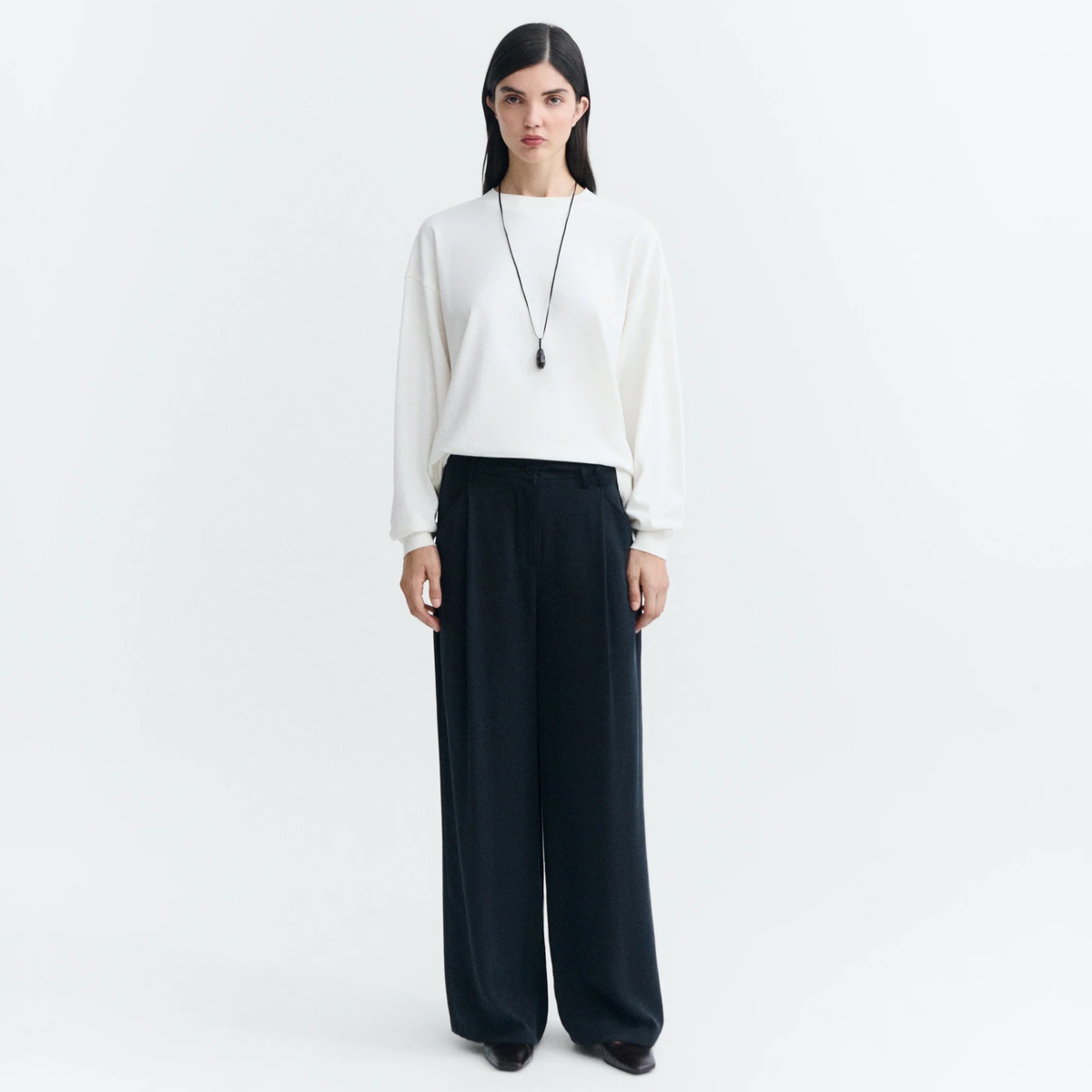 THINKING MU || BLACK MOLLY PANTS