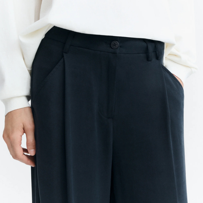 THINKING MU || BLACK MOLLY PANTS