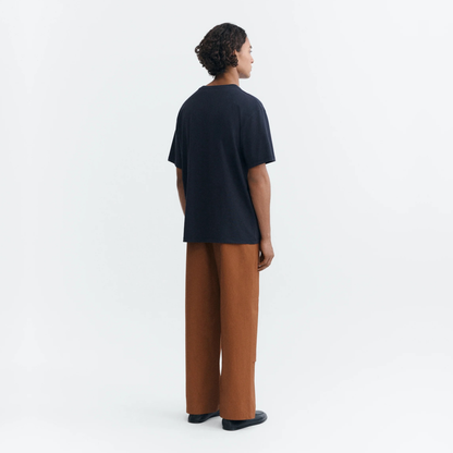 THINKING MU || STRAW CAMP NAVY AARON TEE MEN