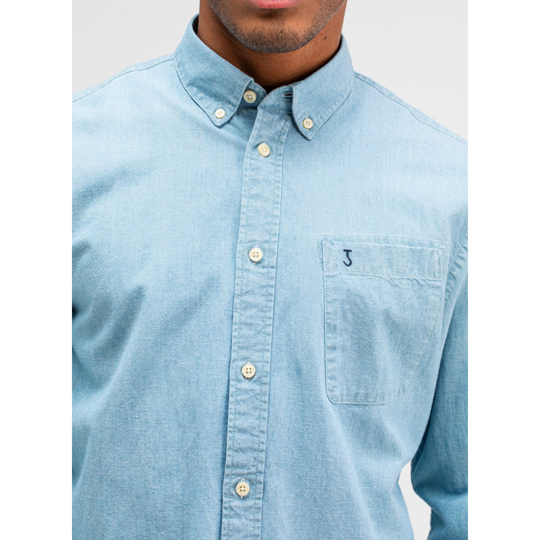 BUTCHER OF BLUE || AIDAN CHAMBRAY SHIRT LAGOON BLUE