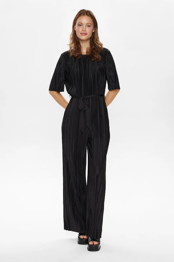 NÜMPH || NUCASSY PLISSE JUMPSUIT CAVIAR