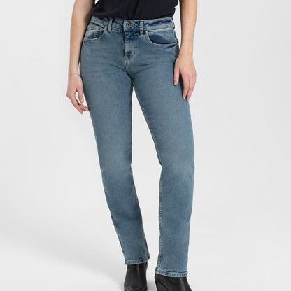 KUYICHI || SARA STRAIGHT JEANS